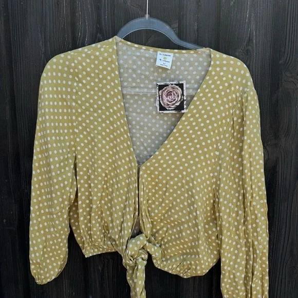 By Together Lime Tie-Front Crop Blouse 3/4 Sleeve - Picture 5 of 9